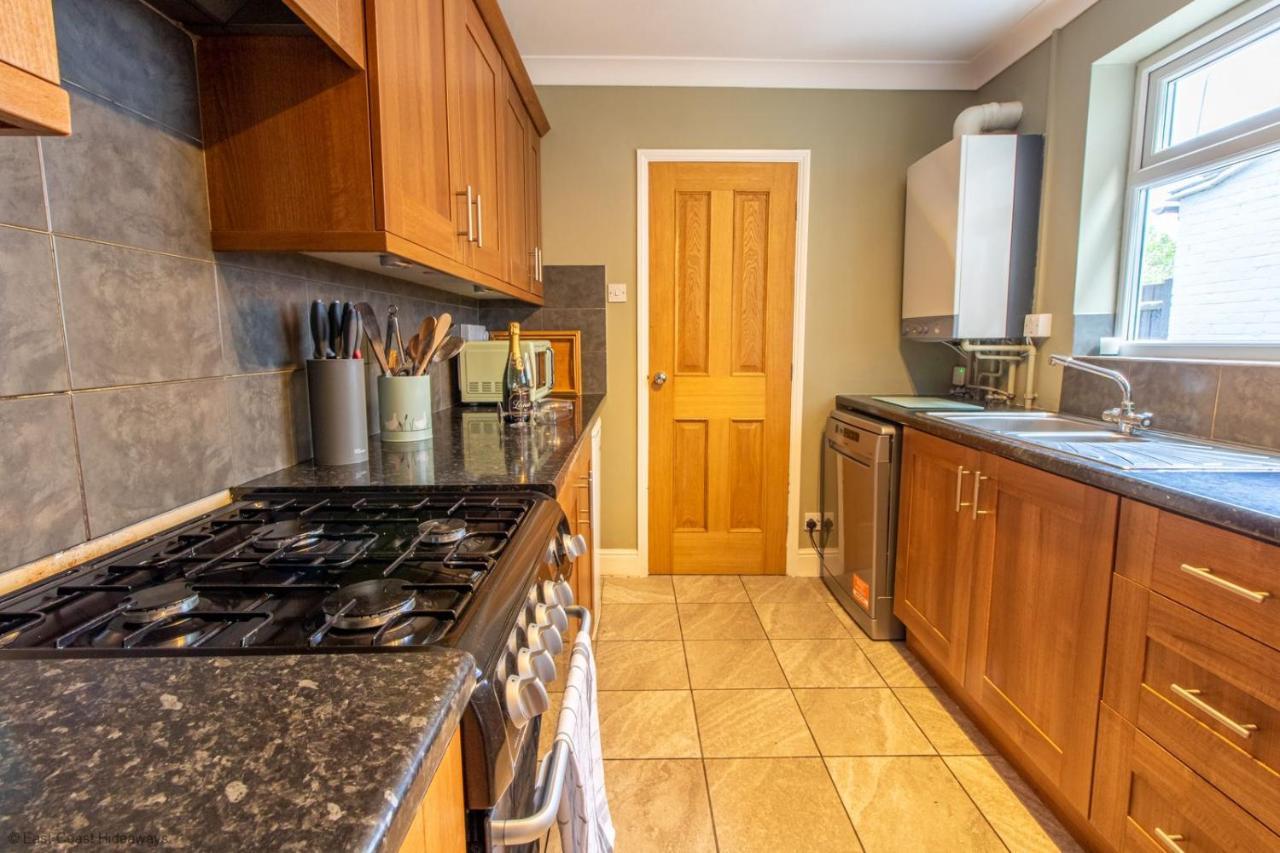 Modern Coastal Home Sleeping 5 - 2 Minute Walk To Pakefield Beach, Suffolk Extérieur photo