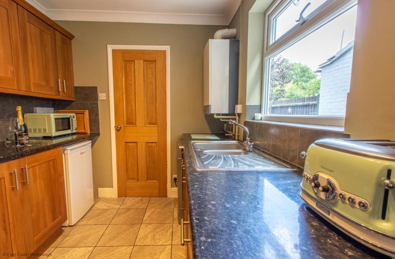 Modern Coastal Home Sleeping 5 - 2 Minute Walk To Pakefield Beach, Suffolk Extérieur photo