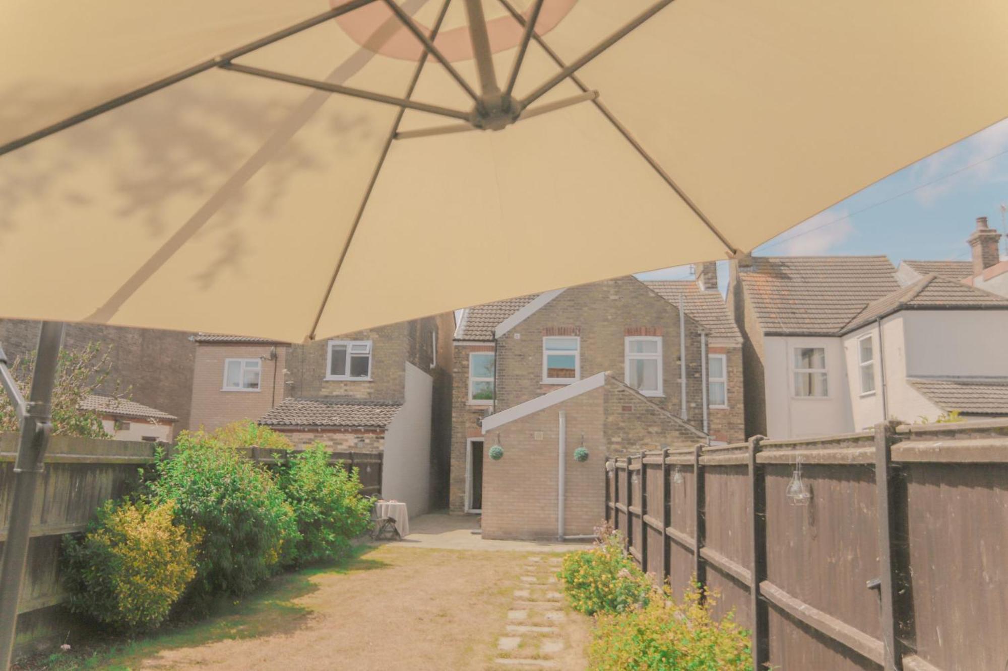 Modern Coastal Home Sleeping 5 - 2 Minute Walk To Pakefield Beach, Suffolk Extérieur photo